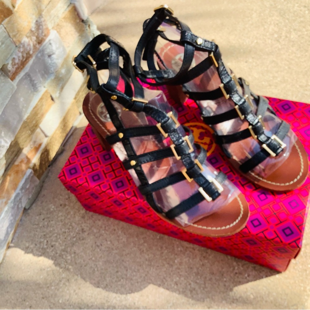 Gorgeous Tory Burch black leather gladiator sandals with block heel, size 7.5